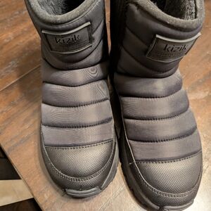 Size 7 Kizik Juno Winter Boots
